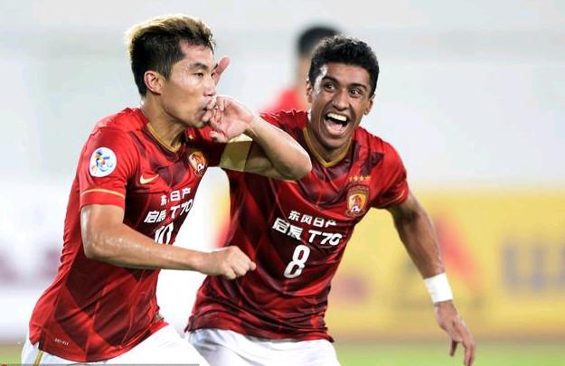 官方：英格兰名哨安东尼-泰勒将执法欧冠第4轮布鲁日vs巴萨