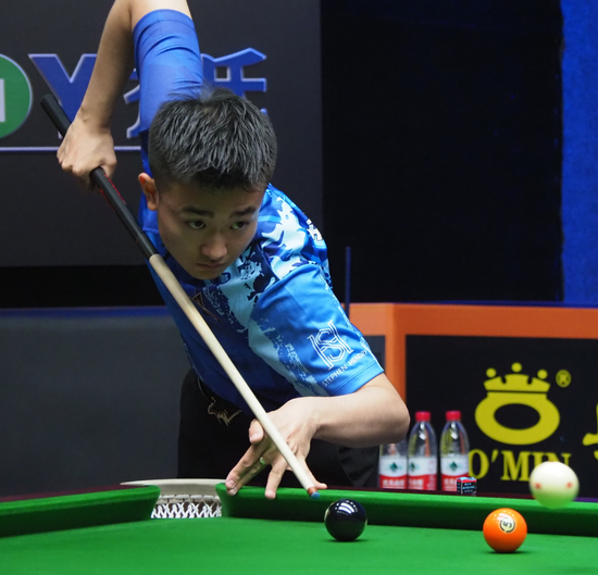 这位年轻的 这位年轻的